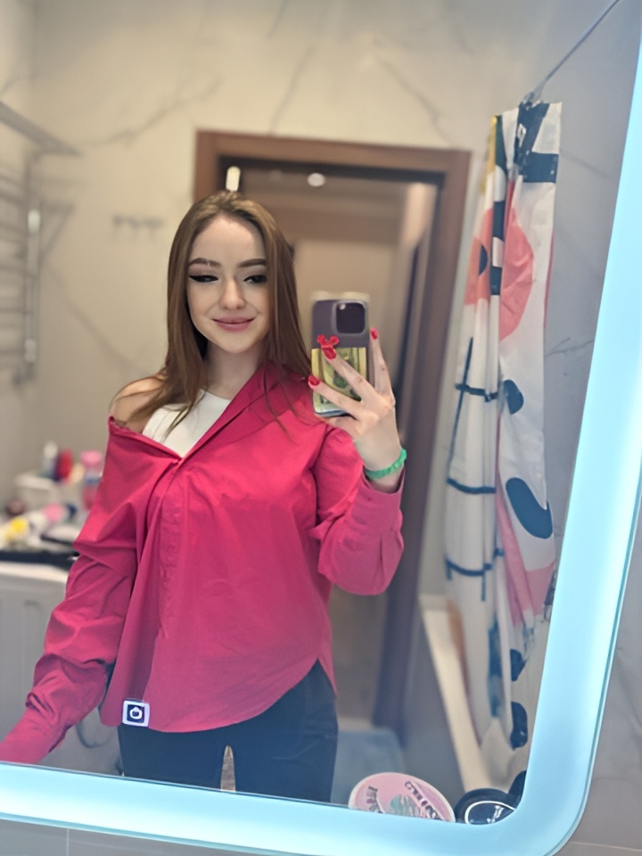 Арина привлекальеная девушка из Игрим цена от 2500 руб