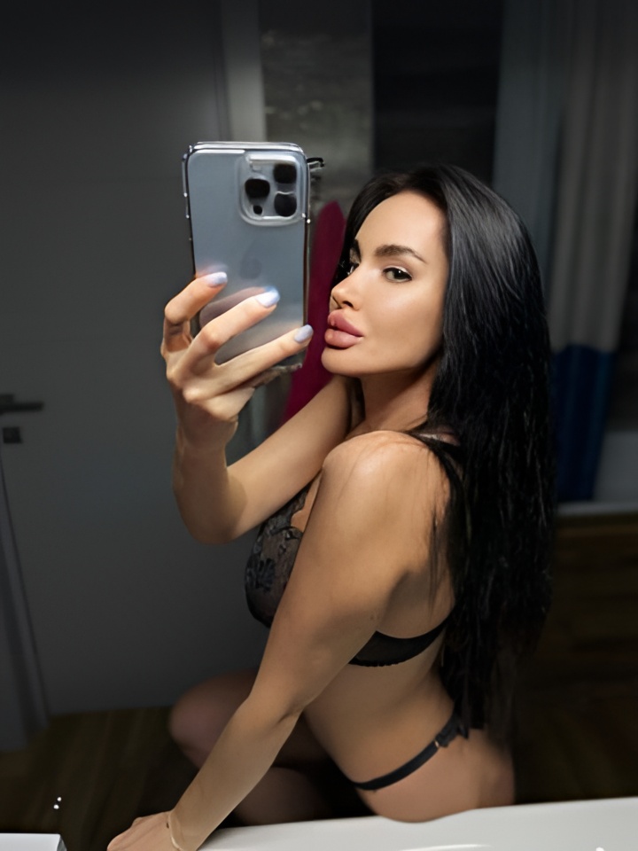 Розалия привлекальеная девушка из Игрим цена от 10000 руб