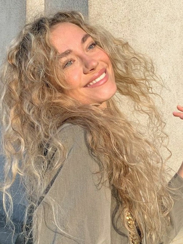 Лиза привлекательная девушка из Игрим цена от 3500 руб